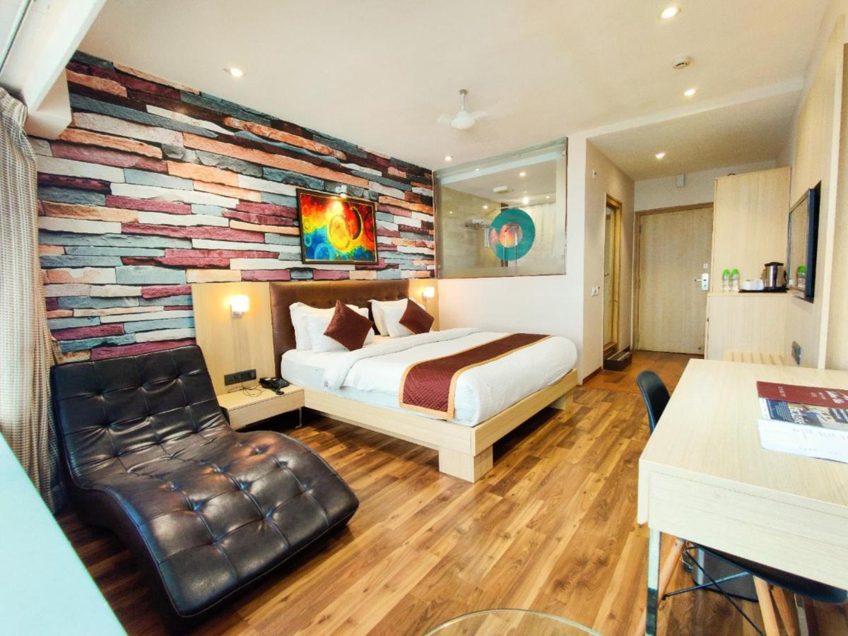 Hotel Sadbhav Villa سورات المظهر الخارجي الصورة