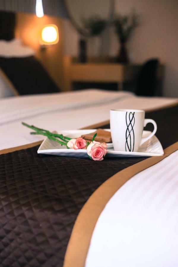 Hotel Sadbhav Villa سورات المظهر الخارجي الصورة